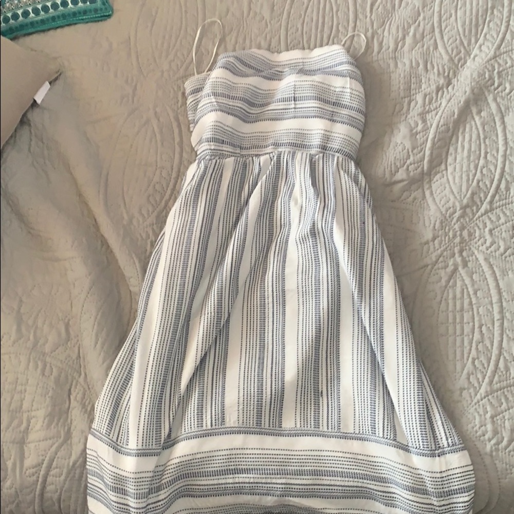 🎉Strapless LOFT summer dress